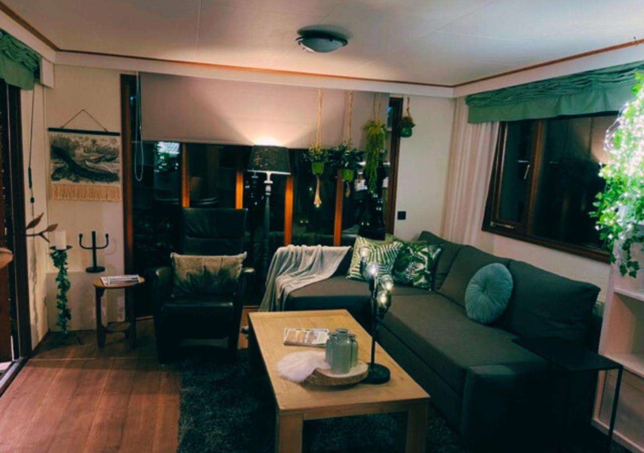 "De Jungle" Chalet Met Veranda Op Ijsselheide Hattemerbroek Veluwe Экстерьер фото